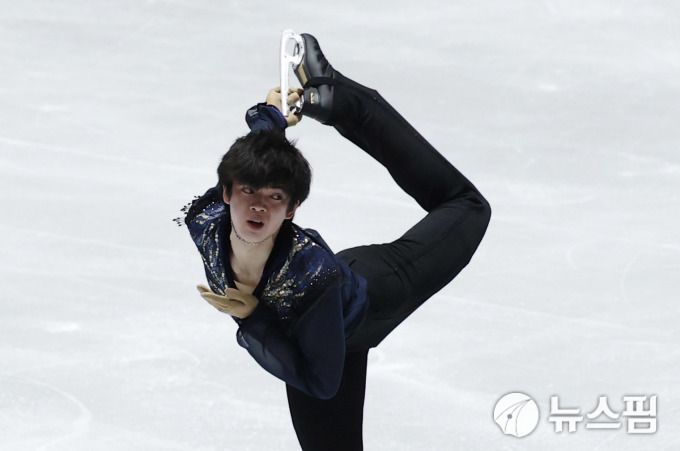 차준환은 3년만에 3위를 차지, 그랑프리 남녀 싱글에서 나란히 동메달이 나왔다. [사진= 로이터 뉴스핌]