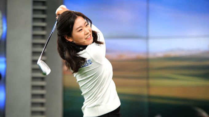 스윙 동작을 선보이는 박민지.[사진= SBS골프]