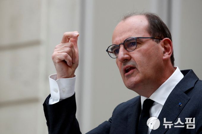 기자회견하는 장 카스텍스 프랑스 총리. 2021.04.28 [사진=로이터 뉴스핌]