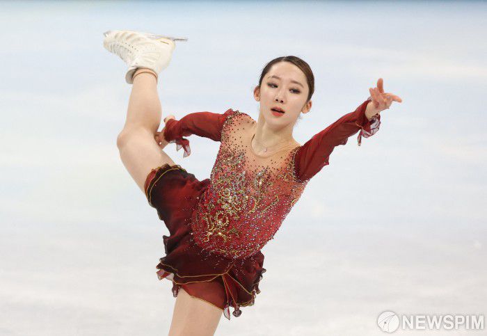 [베이징 로이터=뉴스핌] 소가윤 기자=김예림(19·수리고)이 17일(한국시간) 중국 베이징 캐피탈 실내경기장에서 열린 2022 베이징 동계올림픽 피겨 스케이팅 여자 싱글 프리스케이팅에 출전해 기술점수(TES) 68.61점, 예술점수(PCS) 66.24점, 총점 134.85점을 받았다. 김예림은 쇼트프로그램 점수 67.78점을 합해 최종 총점 202.63점을 기록했다.