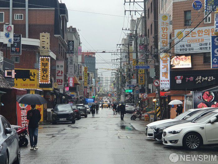 [서울=뉴스핌] 윤준보 기자 = 14일 오전 서울 송파구 방이동 먹자골목 2022.03.14 yoonjb@newspim.com