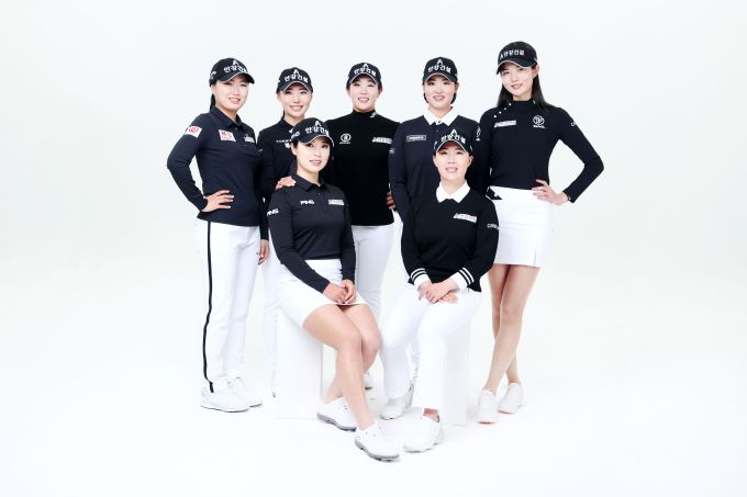 안강건설 골프단 창단 멤버. 맨 왼쪽부터 고경민, 이채은2, 전예성, 임진희, 홍진영2, 정세빈, 김세은. [사진= 안강건설]