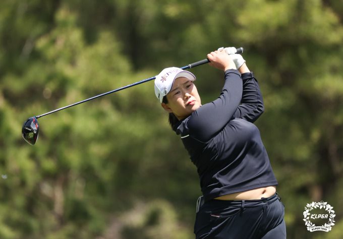 3라운드에서 선두로 뛰어오른 나희원. [사진= KLPGA]
