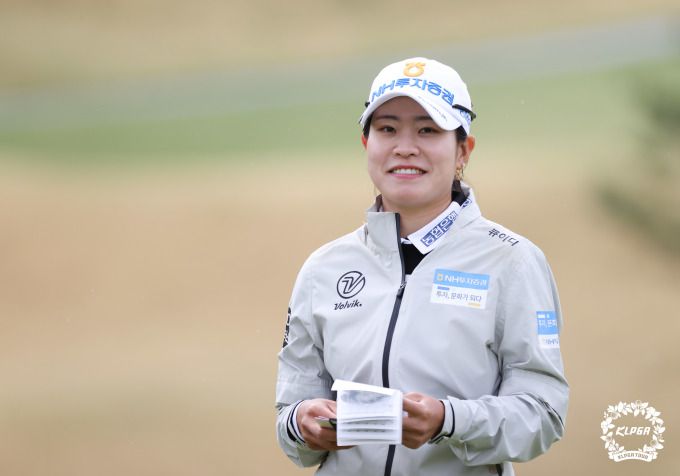 밝은 얼굴로 좋은 흐름을 보인 박민지. [사진= KLPGA]