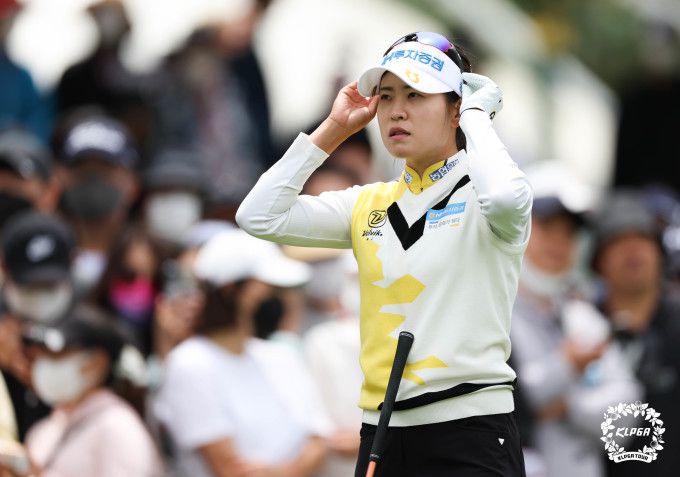 대회 2연패이자 시즌 첫승을 눈앞에 둔 박민지. [사진= KLPGA]