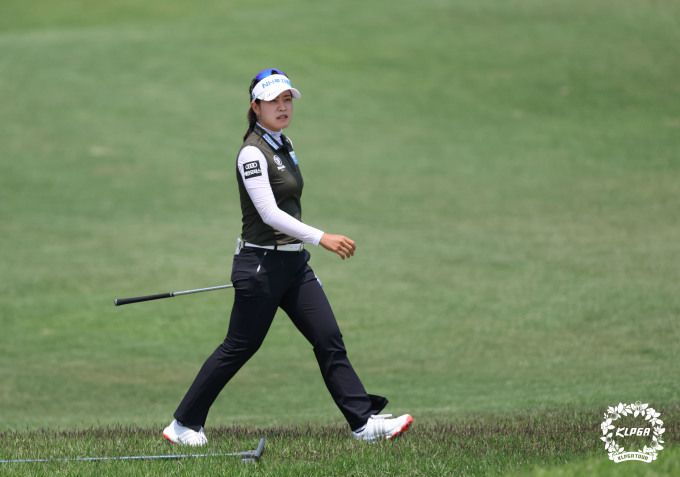 매치플레이 11연승으로 16강을 확정한 박민지. [사진= KLPGA]