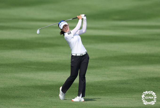 타이틀 방어와 함께 시즌 첫 2승자에 도전하는 박민지. [사진= KLPGA]
