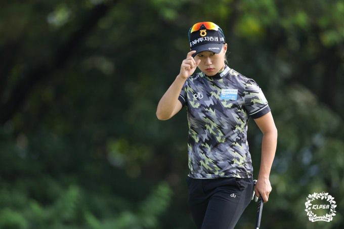 통산2승이자 메이저 대회 첫 우승에 도전하는 정윤지. [사진= KLPGA]