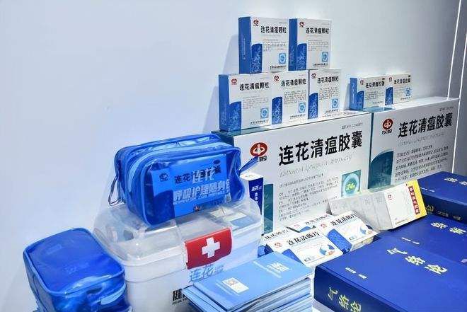 [사진=바이두(百度)] 이링제약이 생산하는 중의약 독감 치료제 '롄화칭원(連花清瘟)'