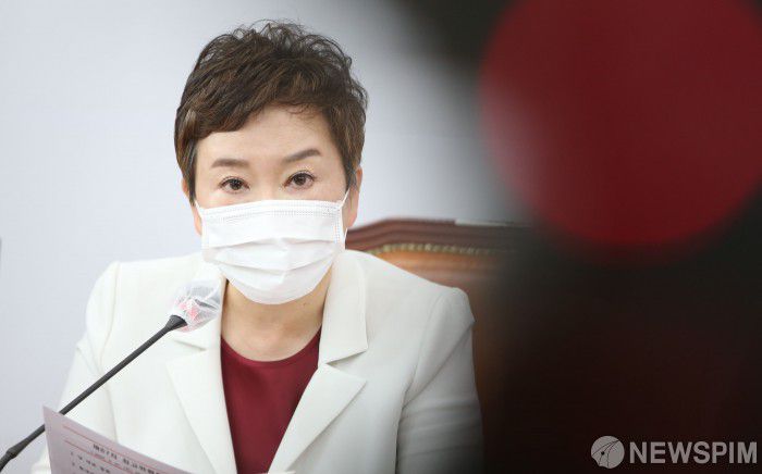 [서울=뉴스핌] 이형석 기자 = 정미경 국민의힘 최고위원이 지난 3월 31일 오전 서울 여의도 국회에서 열린 최고위원회의에서 모두발언을 하고 있다. 2022.03.31 leehs@newspim.com