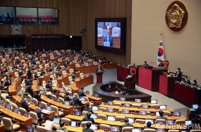 [서울=뉴스핌] 이형석 기자 = 한덕수 국무총리가 7일 오후 서울 여의도 국회에서 열린 본회의에서 경제에 관한 질문에 답하고 있다. 2023.02.07 leehs@newspim.com