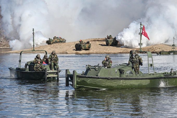 육군 3공병여단과 주한 미2사단(한미연합사단) 공병대대가 지난 6일부터 17일까지 경기도 연천군 일대 훈련장에서 연합도하훈련을 하고 있다. [사진=육군]