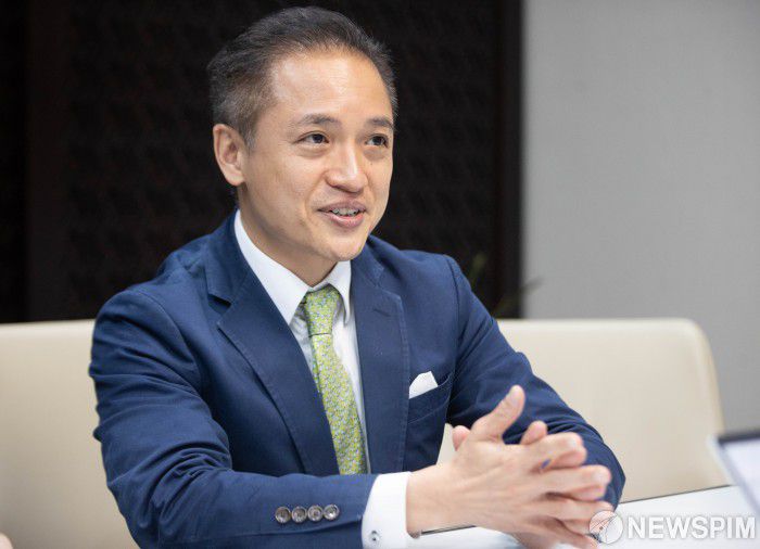 [서울=뉴스핌] 윤창빈 기자 = 레이몬드 청 스탠다드차타드(SC) 그룹 북아시아 최고투자전략가(CIO). 2023.04.27 pangbin@newspim.com