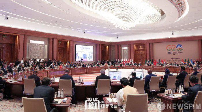 [서울=뉴스핌]윤석열 대통령이 9일(현지시간) 뉴델리 바라트 만다팜 국제컨벤션센터에서 열린 G20 정상회의 '하나의 지구(One Earth)' 세션에 참석해 있다.[사진=대통령실] 2023.09.09 photo@newspim.com