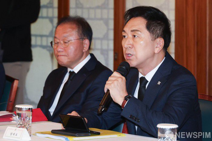 [서울=뉴스핌] 윤창빈 기자 = 29일 오전 서울 종로구 국무총리 공관에서 열린 제14차 고위당정협의회에서 김기현 국민의힘 당대표가 발언하고 있다. 2023.10.29 pangbin@newspim.com