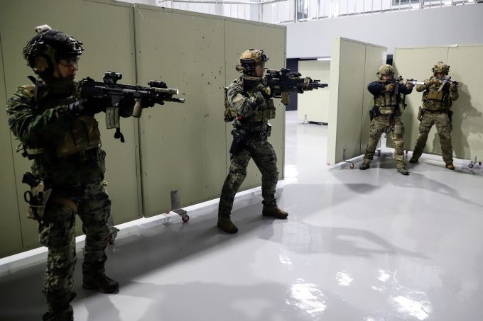 한미 특수전부대가 지난 18일부터 특수전학교 훈련장 등지에서 실전적 연합 특수작전 훈련을 하고 있다. [사진=합참]