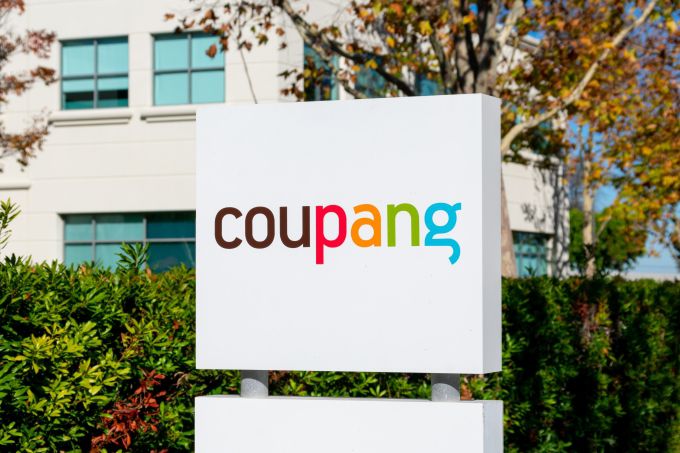 쿠팡 로고 [사진 = 서텨스톡]