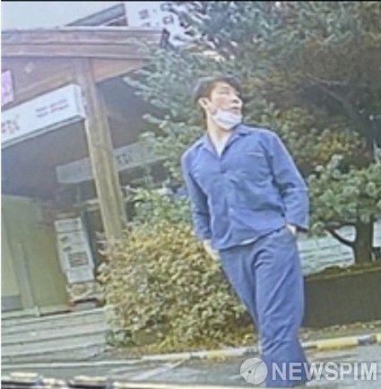 4일 서울구치소 특수강도 피의자 김길수 환복 후 도주 당시 모습 [사진=법무부 제공]