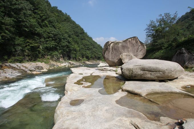 선암골생태유람길(하선암. [사진 = 단양군] 2024.04.24 baek3413@newspim.com