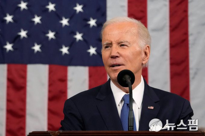 [워싱턴 로이터=뉴스핌] 최원진 기자= 조 바이든 미국 대통령이 상·하원 합동회의에서 국정연설을 하고 있다. 2023.02.07 wonjc6@newspim.com