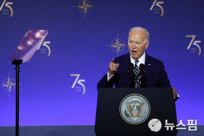 9일(현지시간) 미국 워싱턴DC에서 열린 북대서양조약기구(NATO·나토) 창설 75주년 기념행사에서 연설하는 조 바이든 대통령. [사진=로이터 뉴스핌]