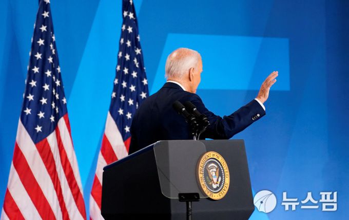 11일(현지시간) 기자회견 후 퇴장하는 조 바이든 미국 대통령. [사진=로이터 뉴스핌]