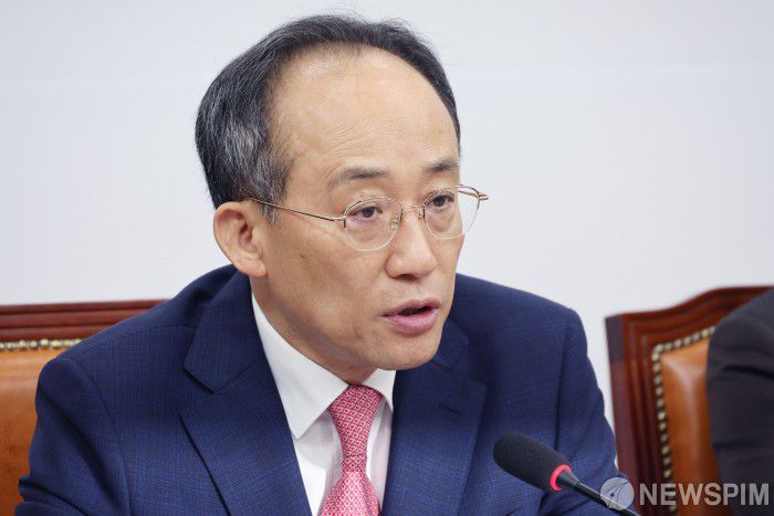 [서울=뉴스핌] 이형석 기자 = 추경호 국민의힘 원내대표가 9일 오전 서울 여의도 국회에서 열린 최고위원회의에서 모두발언을 하고 있다. 2024.09.09 leehs@newspim.com