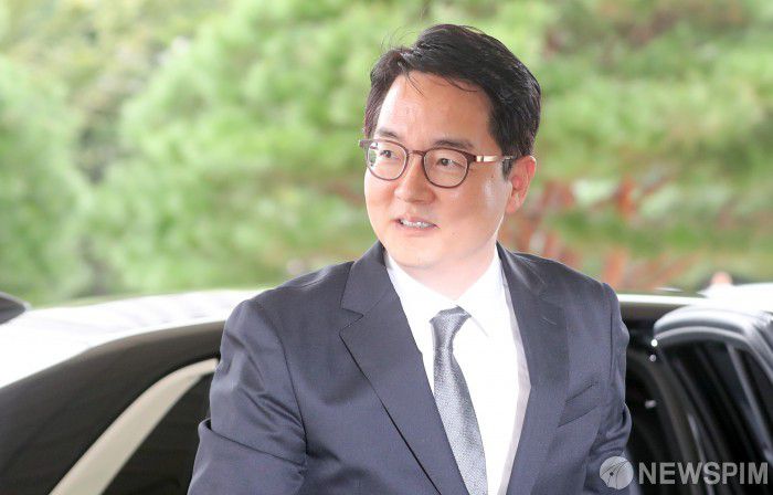 [서울=뉴스핌] 최지환 기자 = 심우정 신임 검찰총장이 19일 오전 서울 서초구 대검찰청에 출근하고 있다. 2024.09.19 choipix16@newspim.com