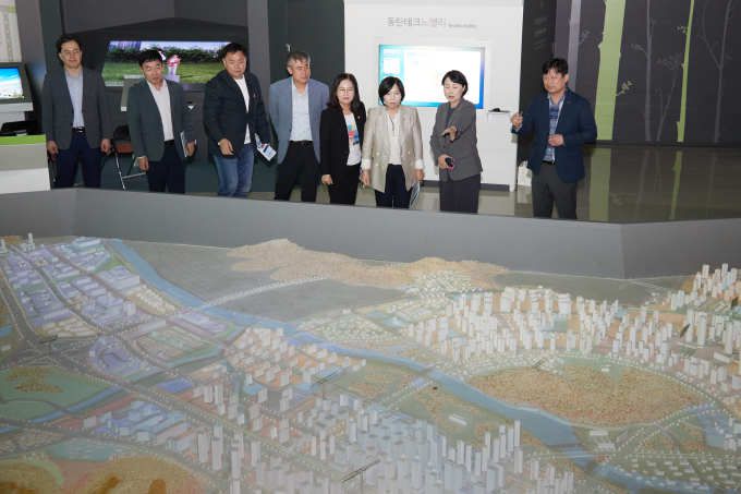 8일 용인특례시의회 의장단이 GTX구성역 사업 진행과 관련해 화성시 동탄신도시를 방문했다. [사진=용인시의회]