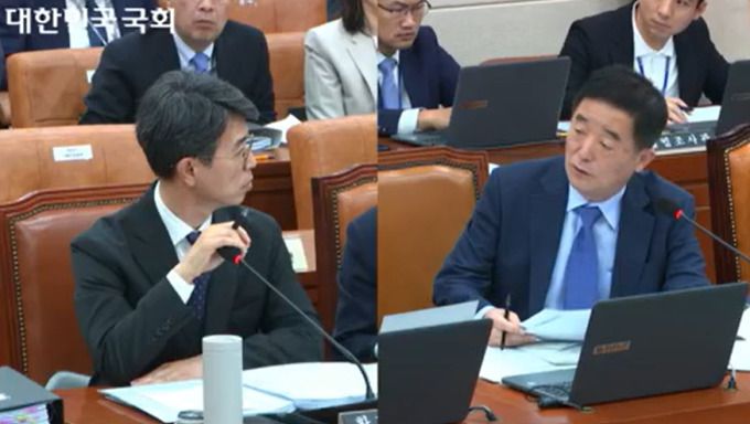 8일 국회 환경노동위원회의 환경부 국정감사에서 더불어민주당 강득구 의원 질의에 김완섭 환경부 장관이 답변하는 대신 마이크를 가리고 이병화 차관에게 질문하고 있다. [사진=국회의사중계시스템] 2024.10.08 sheep@newspim.com