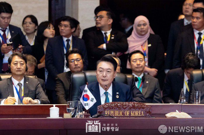 [서울=뉴스핌] 윤석열 대통령이 10일(현지시간) 라오스 비엔티안 국립컨벤션센터에서 열린 아세안+3(한국·일본·중국) 정상회의에서 발언하고 있다.[사진=대통령실 ] 2024.10.10 photo@newspim.com