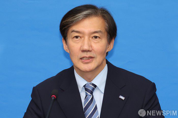 [서울=뉴스핌] 이형석 기자 = 조국 조국혁신당 대표가 23일 오전 서울 여의도 국회에서 열린 최고위원회의에서 모두 발언을 하고 있다. 2024.09.23 leehs@newspim.com