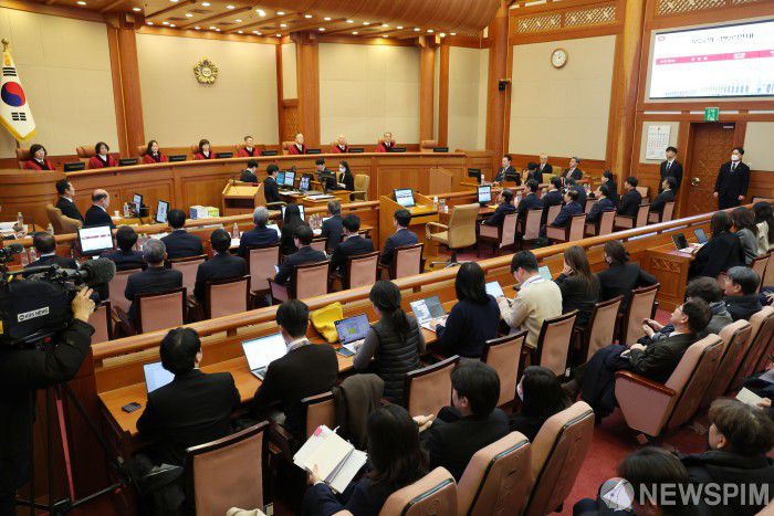 [서울=뉴스핌] 사진공동취재단 = 윤석열 대통령 탄핵심판 4차 변론기일이 23일 오후 서울 종로구 헌법재판소 대심판정에서 진행되고 있다. 2025.01.23 photo@newspim.com