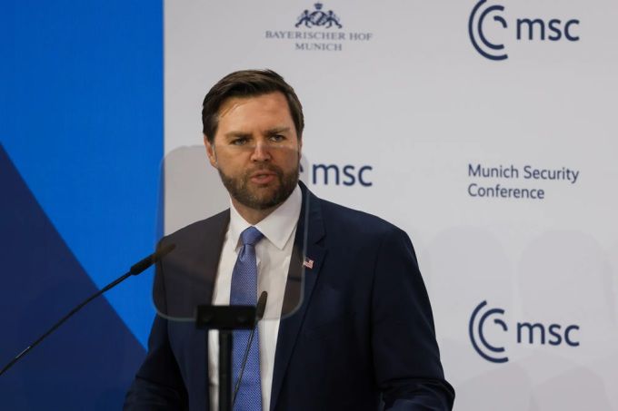 뮌헨안보회의에서 발언하는 JD 밴스 미국 부통령 [사진=블룸버그]