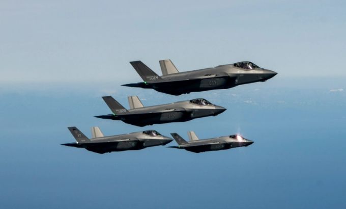 특히 니미츠급 핵항모 칼빈슨함(CVN-70·10만t급)에서 출격한 해군 F-35C 항공 전력이 실전 비행 훈련에 참여했다. 전력 간 합동 작전 수행 능력을 한층 더 강화했다고 7공군은 평가했다.