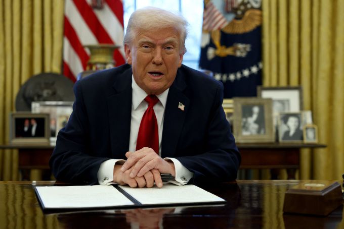 26일(현지시간) 백악관 집무실에서 기자들에게 발언하는 도널드 트럼프 미국 대통령.