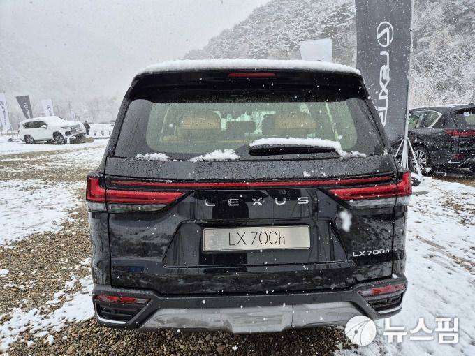 [인제=뉴스핌] 김승현 기자 = 렉서스 플래그십 대형 SUV LX 700h의 4세대 모델 '디 올 뉴 LX 700h'(THE ALL-NEW LX 700h)'. 2025.04.04 kimsh@newspim.com