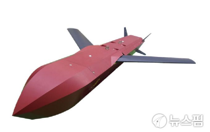 한국형 전투기 KF-21 보라매에 장착할 장거리 공대지 유도탄 형상. [이미지=방위사업청]