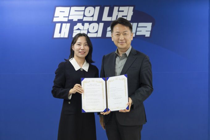 체육계 인사 3333명이 18일 김동연 더불어민주당 대선 경선 후보를 공개 지지하며 "체육이 다시 중심이 되는 사회를 김동연 후보와 함께 만들겠다"고 선언했다. [사진=김동연 유쾌한캠프]