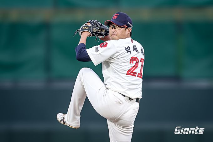 [서울=뉴스핌] 롯데의 선발 투수 박세웅이 24일 부산 사직구장에서 한화를 상대로 역투하고 있다. [사진 = 롯데] 2025.04.24 photo@newspim.com