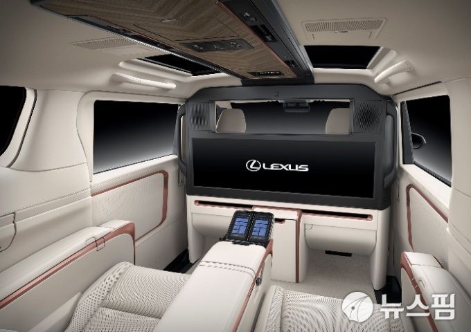 [시흥=뉴스핌] 김승현 기자 = 렉서스 '디 올 뉴 LM 500h' 2025.04.22 kimsh@newspim.com