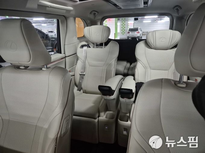 [시흥=뉴스핌] 김승현 기자 = 렉서스 '디 올 뉴 LM 500h' 2025.04.22 kimsh@newspim.com