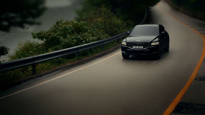 제네시스 브랜드 기술 홍보 영상 '테크놀로지 바이 제네시스'의 장면 [사진=제네시스]