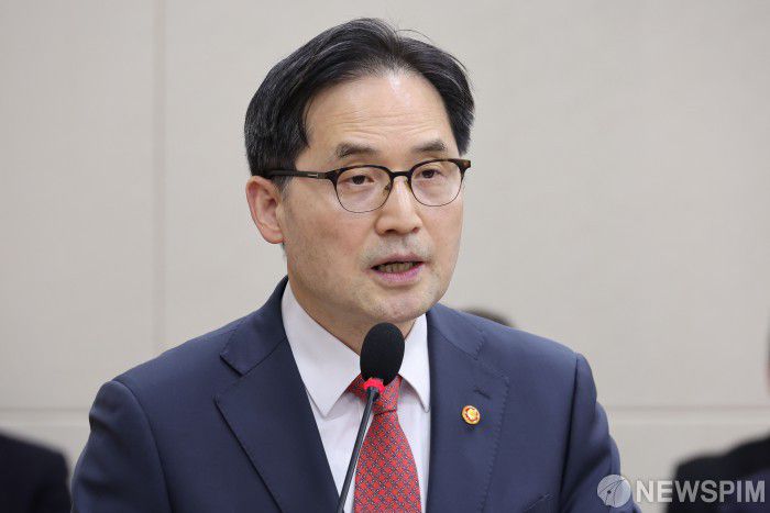 [서울=뉴스핌] 이형석 기자 = 한기정 공정거래위원장이 12일 오후 서울 여의도 국회에서 열린 정무위원회 전체회의에서 예산안 제안설명을 하고 있다. 2024.11.12 leehs@newspim.com