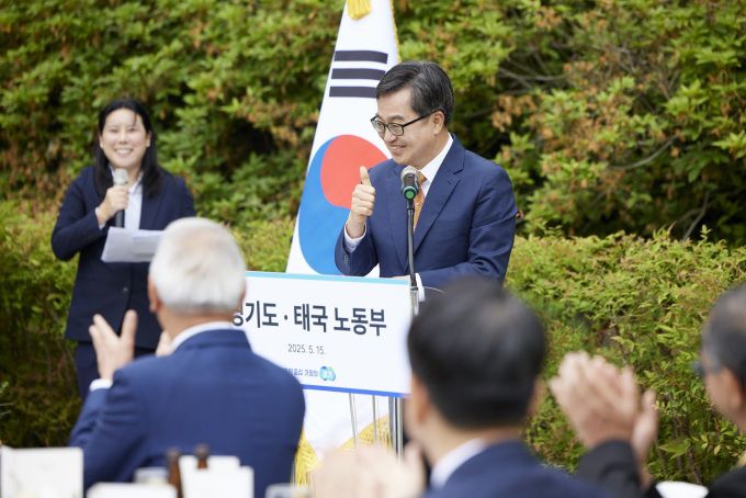 김동연 경기도지사는 15일 도담소에서 피팟 라차낏쁘라칸(Phiphat Ratchakitprakarn) 태국 노동부 장관과 만나 불확실성이 고조된 국제정세 속 경기도의 주요 무역 파트너이자 아세안의 중심인 태국과 협력 강화를 논의했다. [사진=경기도]