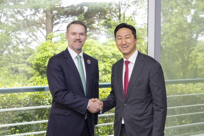 정기선 HD현대 수석부회장이 미국무역대표부(USTR) 제이미슨 그리어(Jamieson Greer) 대표와 만나 한·미간 조선산업 협력방안에 대해 논의했다. [사진=HD현대]