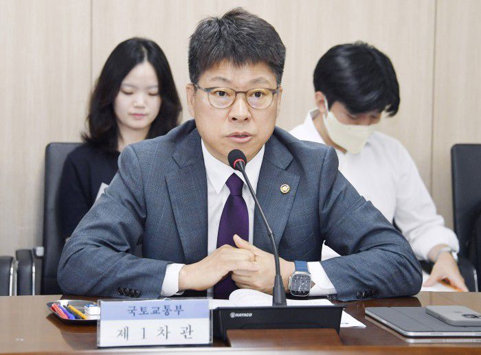 [서울=뉴스핌]진현환 국토교통부 차관이 5일 오전 서울 영등포구 주택도시보증공사에서 열린 '제7차 부동산 시장 및 공급상황 점검 TF 회의 겸 주택정책금융협의체'에서 모두발언을 하고 있다.[사진=기획재정부]2024.09.05 photo@newspim.com