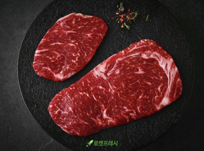 쿠팡 로켓프레시 숙성 한우 등심 제품컷. [사진=쿠팡 제공]