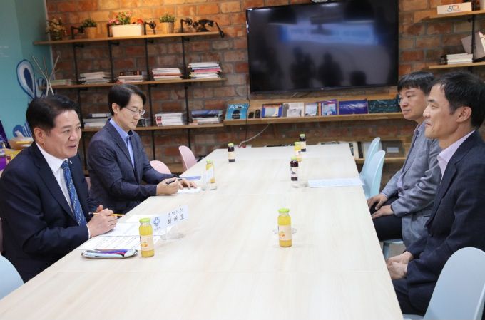 한강유역환경청과 '일회용품 없는 축제 만들기' 업무협약(2025년 5월30일 오후 3시20분 시청 3층 접견실). [사진=안양시]