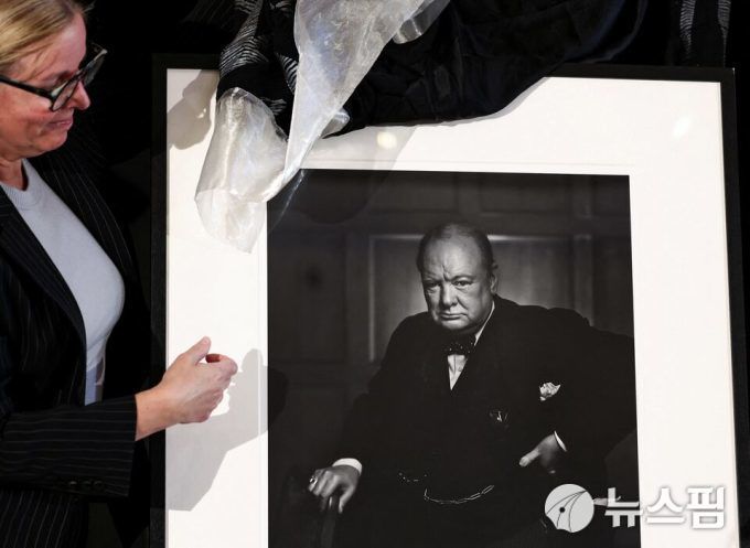 윈스턴 처칠 전 영국 총리의 초상화. [사진=로이터 뉴스핌]